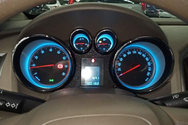 Used Buick GT 2013 GT 1.6L Automatic Fashion Edition Instrument Cluster