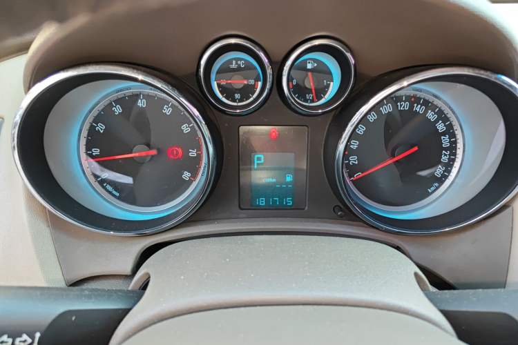 Used Buick GT 2013 GT 1.6L Automatic Fashion Edition Instrument Cluster