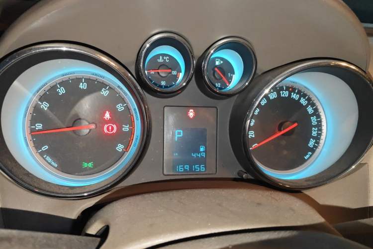 Used Buick GT 2013 GT 1.6L Automatic Fashion Edition Instrument Cluster