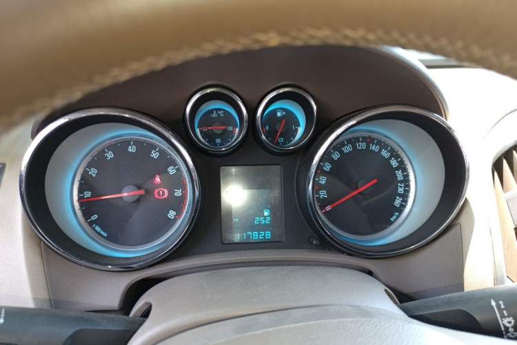 Used Buick GT 2013 GT 1.6L Automatic Fashion Edition Instrument Cluster