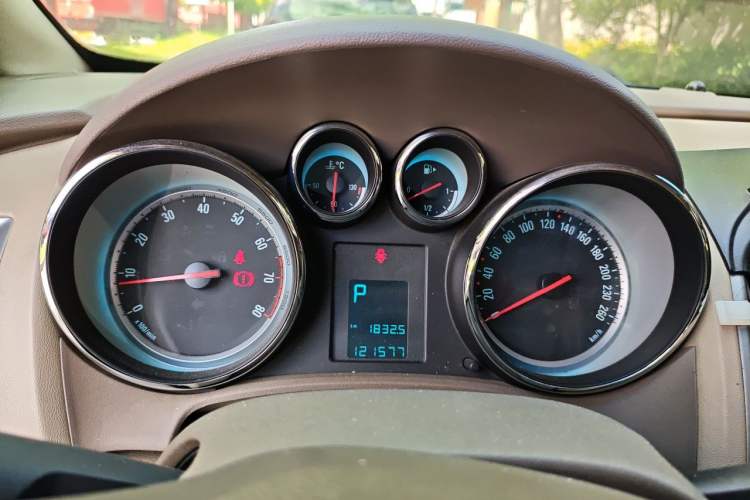 Used Buick GT 2013 GT 1.6L Automatic Fashion Edition Instrument Cluster