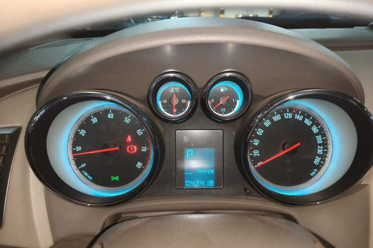 Used Buick GT 2013 GT 1.6L Automatic Fashion Edition Instrument Cluster