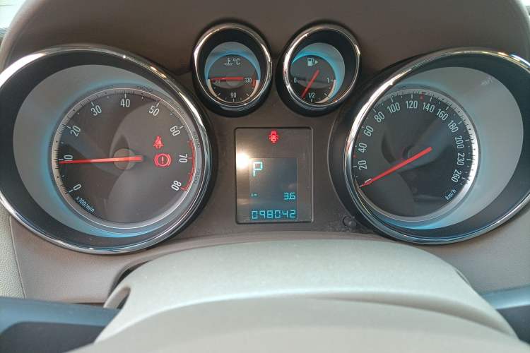 Used Buick GT 2013 GT 1.6L Automatic Fashion Edition Instrument Cluster