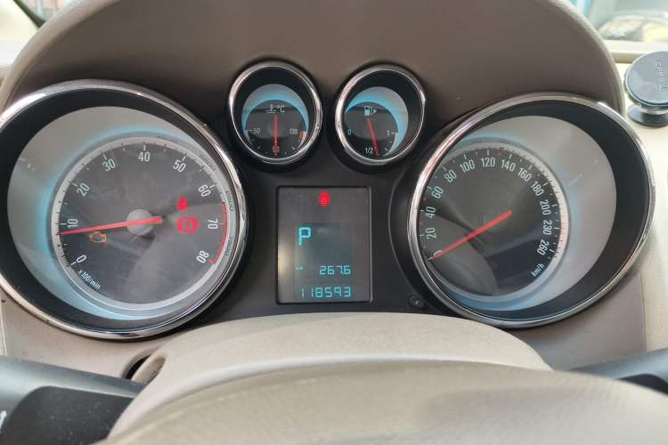 Used Buick GT 2013 GT 1.6L Automatic Fashion Edition Instrument Cluster