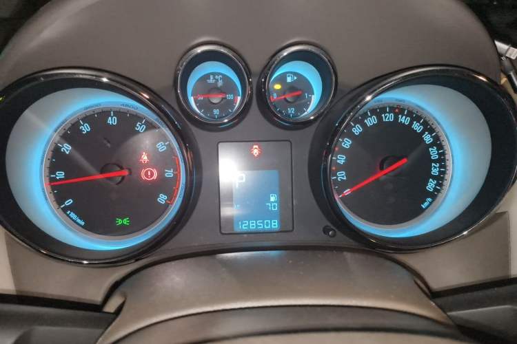 Used Buick GT 2013 GT 1.6L Automatic Fashion Edition Instrument Cluster