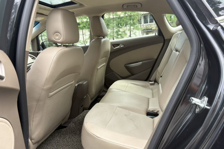 Used Buick GT 2013 GT 1.6L Automatic Fashion Edition Interior 1