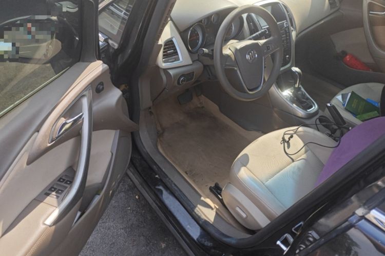 Used Buick GT 2013 GT 1.6L Automatic Fashion Edition Interior 3