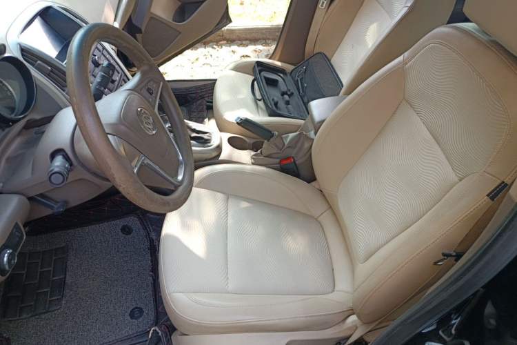 Used Buick GT 2013 GT 1.6L Automatic Fashion Edition Left Front Seat