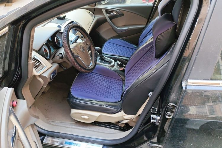 Used Buick GT 2013 GT 1.6L Automatic Fashion Edition Left Front Seat