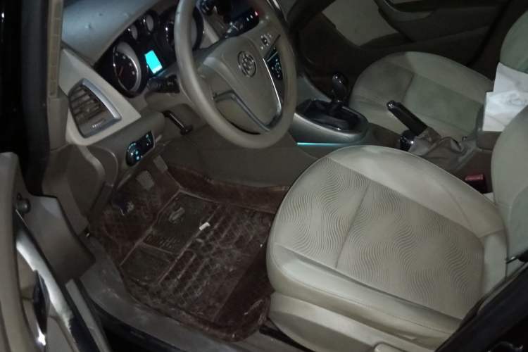 Used Buick GT 2013 GT 1.6L Manual Entry-Level Model Left Front Seat