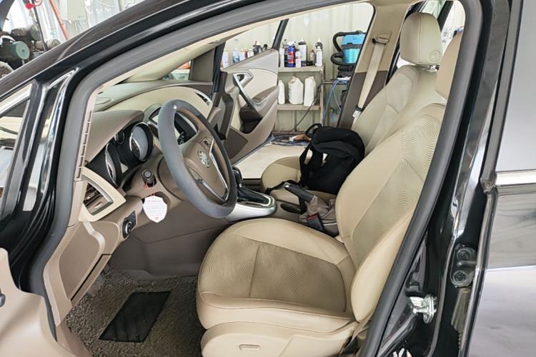 Used Buick GT 2013 GT 1.6L Automatic Fashion Edition Left Front Seat