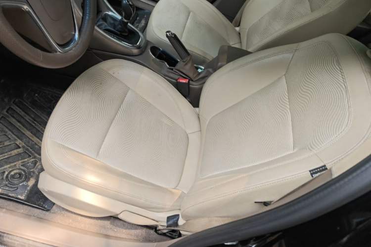 Used Buick GT 2013 GT 1.6L Manual Entry-Level Model Left Front Seat