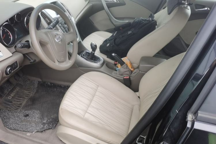 Used Buick GT 2013 GT 1.6L Manual Comfort Edition Left Front Seat
