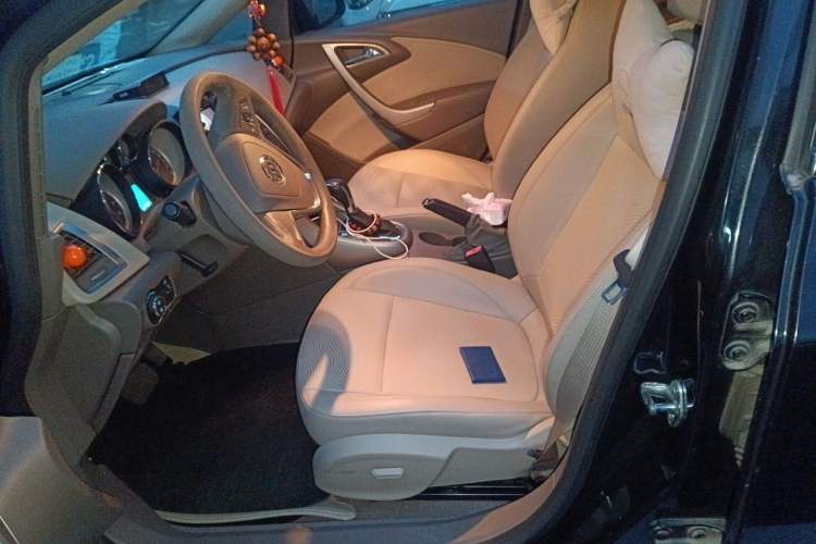 Used Buick GT 2013 GT 1.6L Automatic Fashion Edition Left Front Seat