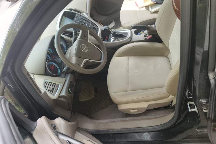 Used Buick GT 2013 GT 1.6L Automatic Fashion Edition Left Front Seat