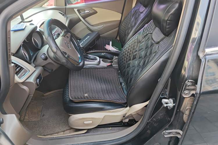 Used Buick GT 2013 GT 1.6L Automatic Fashion Edition Left Front Seat