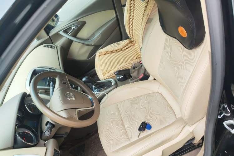 Used Buick GT 2013 GT 1.6L Automatic Fashion Edition Left Front Seat