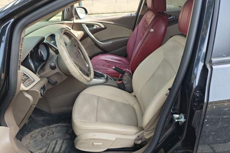 Used Buick GT 2013 GT 1.6L Automatic Fashion Edition Left Front Seat
