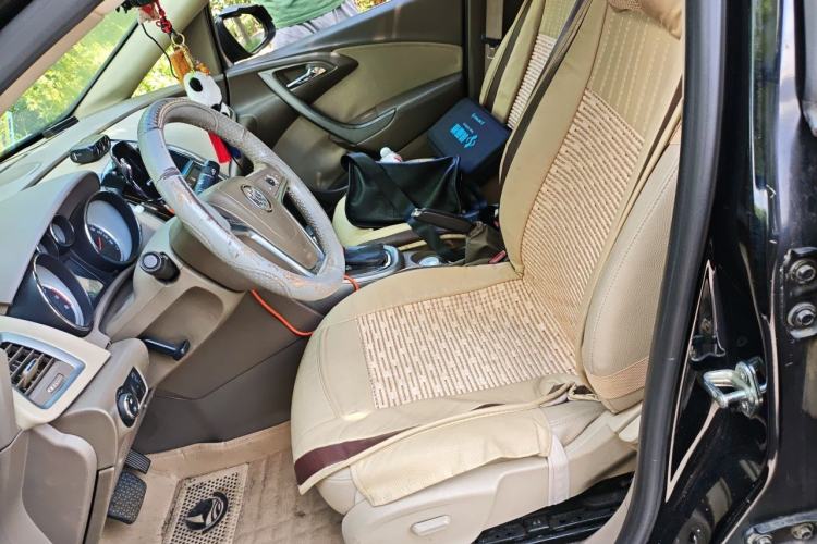 Used Buick GT 2013 GT 1.6L Automatic Fashion Edition Left Front Seat