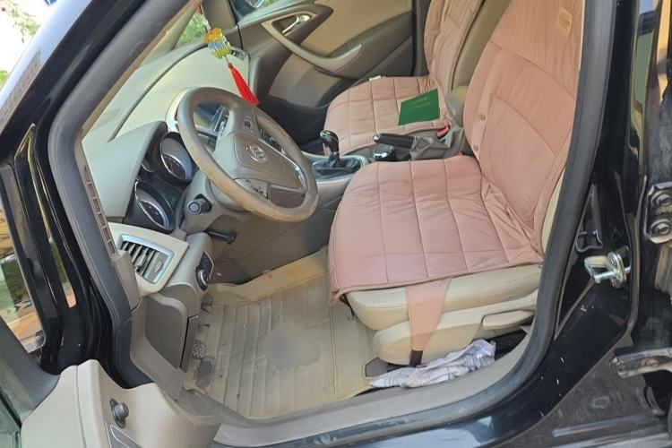 Used Buick GT 2013 GT 1.6L Manual Entry-Level Model Left Front Seat
