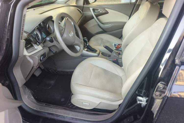 Used Buick GT 2013 GT 1.6L Automatic Fashion Edition Left Front Seat