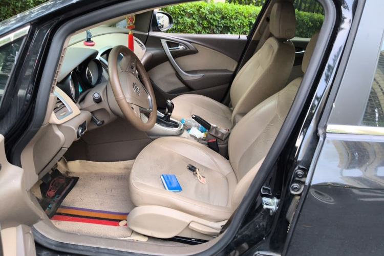 Used Buick GT 2013 GT 1.6L Manual Entry-Level Model Left Front Seat