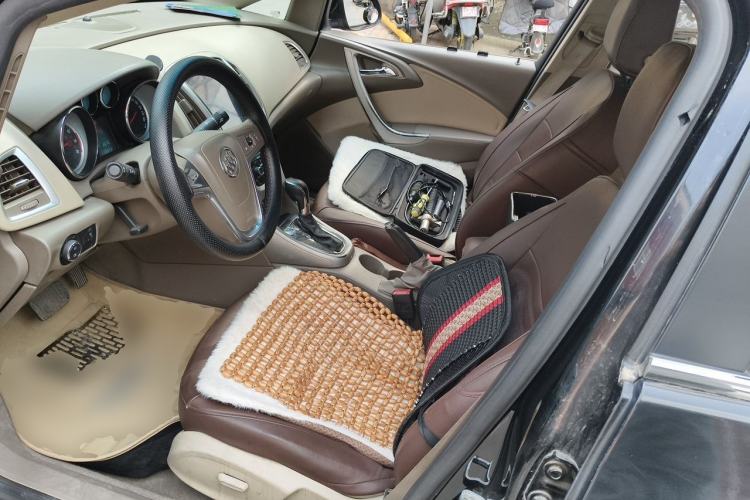 Used Buick GT 2013 GT 1.6L Automatic Fashion Edition Left Front Seat
