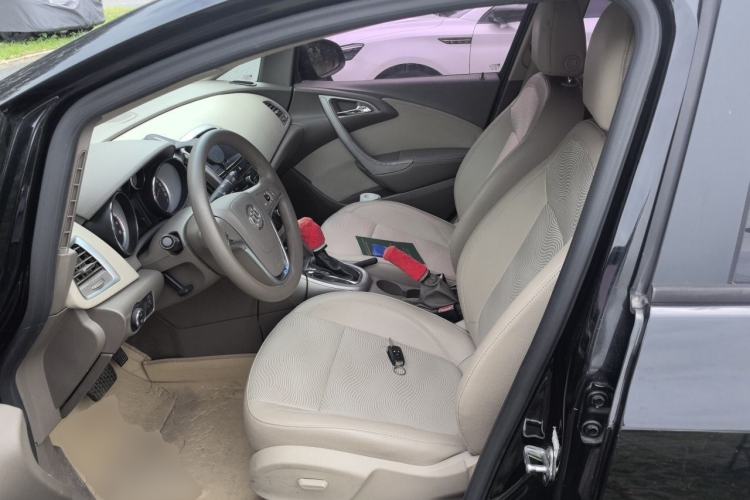 Used Buick GT 2013 GT 1.6L Automatic Fashion Edition Left Front Seat