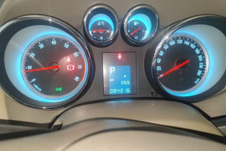Used Buick GT 2013 GT 1.6L Automatic Fashion Edition Odometer Close Up