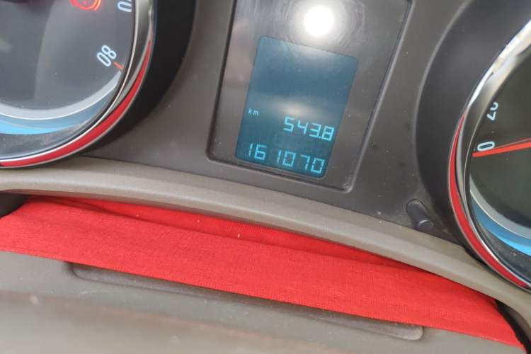 Used Buick GT 2013 GT 1.6L Manual Entry-Level Model Odometer Close Up