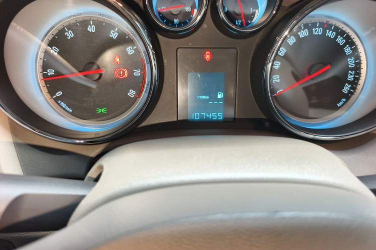 Used Buick GT 2013 GT 1.6L Manual Entry-Level Model Odometer Close Up