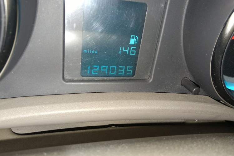 Used Buick GT 2013 GT 1.6L Manual Entry-Level Model Odometer Close Up