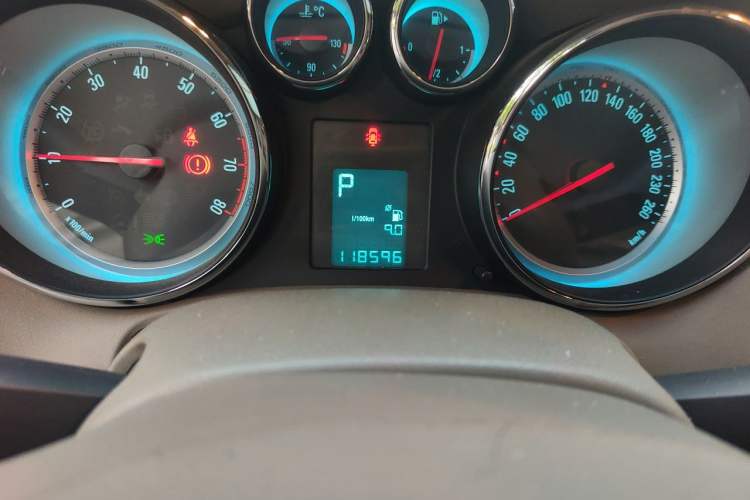 Used Buick GT 2013 GT 1.6L Automatic Fashion Edition Odometer Close Up