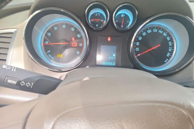 Used Buick GT 2013 GT 1.6L Manual Entry-Level Model Odometer Close Up