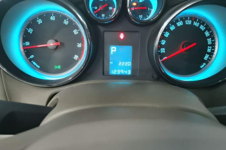 Used Buick GT 2013 GT 1.6L Automatic Fashion Edition Odometer Close Up