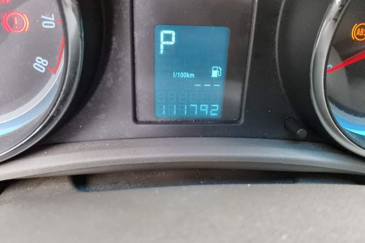 Used Buick GT 2013 GT 1.6L Automatic Fashion Edition Odometer Close Up