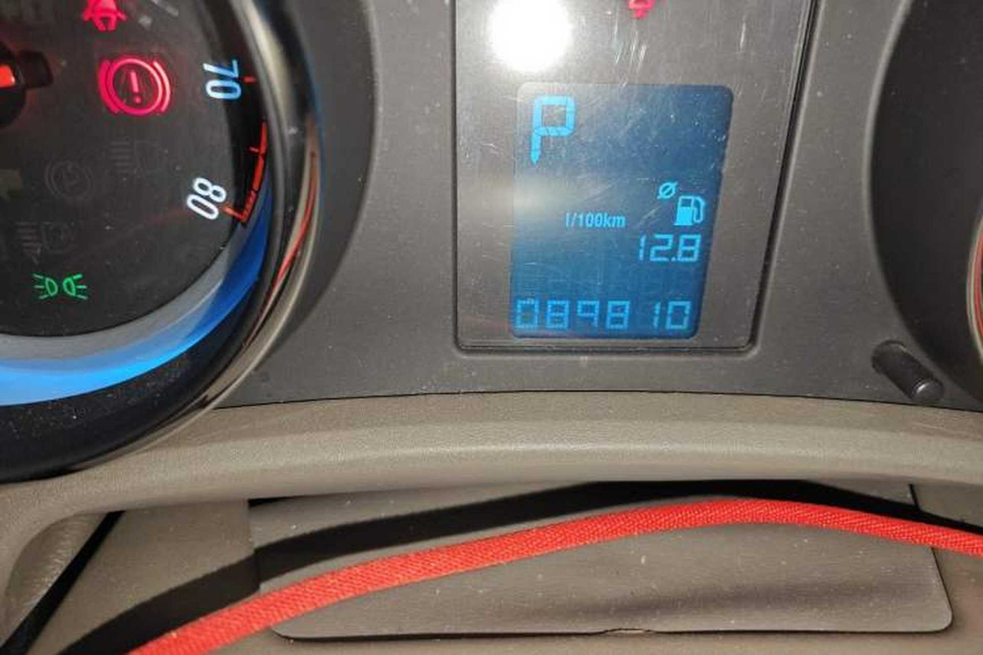 Used Buick GT 2013 GT 1.6L Automatic Fashion Edition Odometer Close Up