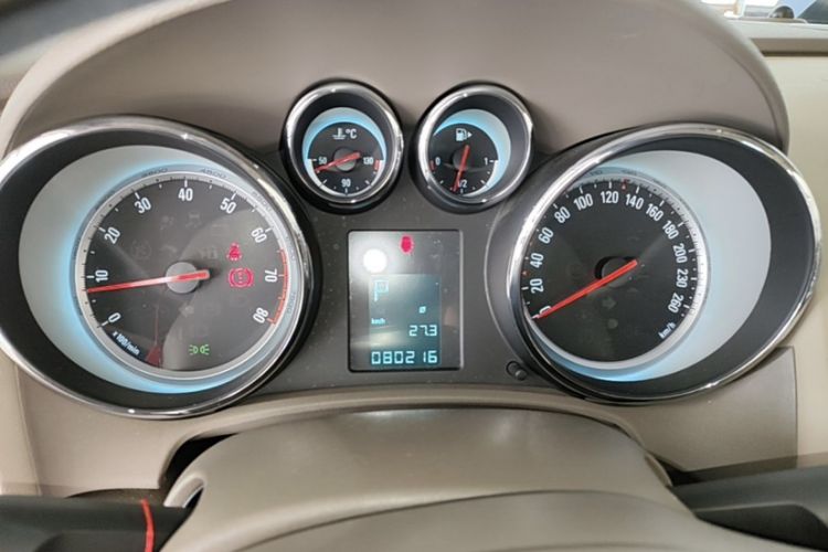 Used Buick GT 2013 GT 1.6L Automatic Fashion Edition Odometer Close Up