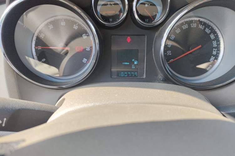 Used Buick GT 2013 GT 1.6L Manual Entry-Level Model Odometer Close Up