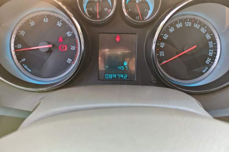 Used Buick GT 2013 GT 1.6L Manual Entry-Level Model Odometer Close Up