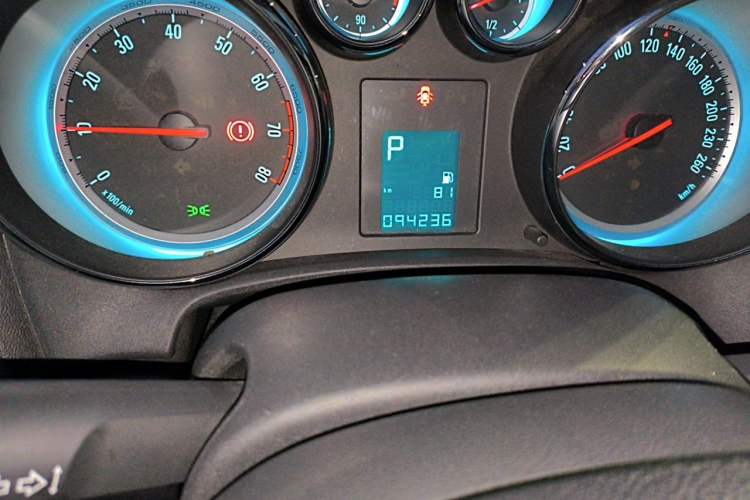 Used Buick GT 2013 GT 1.8L Automatic Fashion Edition Odometer Close Up