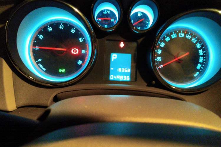 Used Buick GT 2013 GT 1.6L Automatic Fashion Edition Odometer Close Up