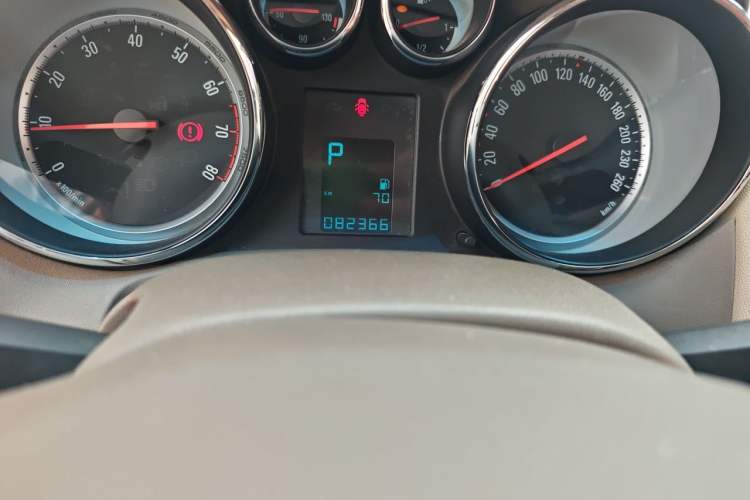 Used Buick GT 2013 GT 1.6L Automatic Fashion Edition Odometer Close Up