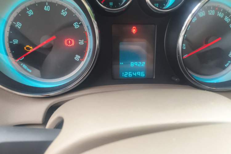 Used Buick GT 2013 GT 1.6L Manual Entry-Level Model Odometer Close Up