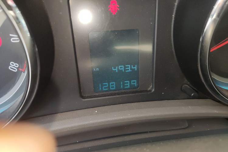 Used Buick GT 2013 GT 1.6L Manual Comfort Edition Odometer Close Up