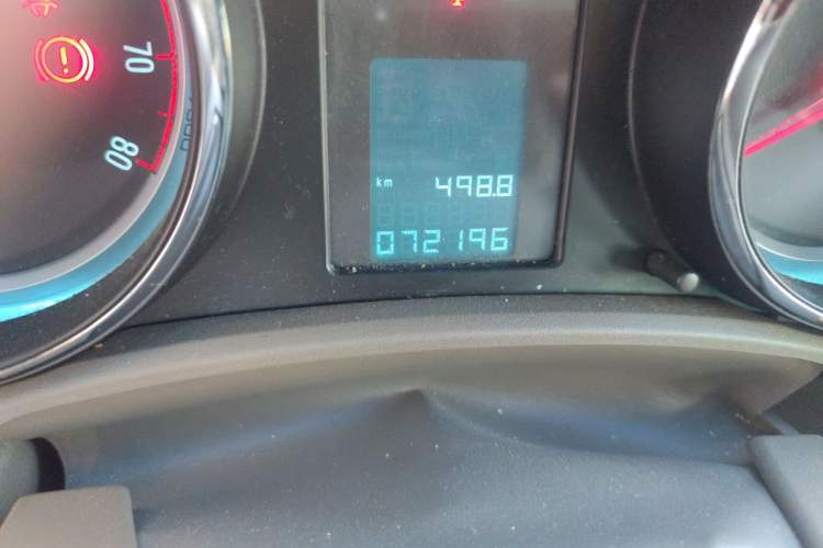 Used Buick GT 2013 GT 1.6L Manual Entry-Level Model Odometer Close Up