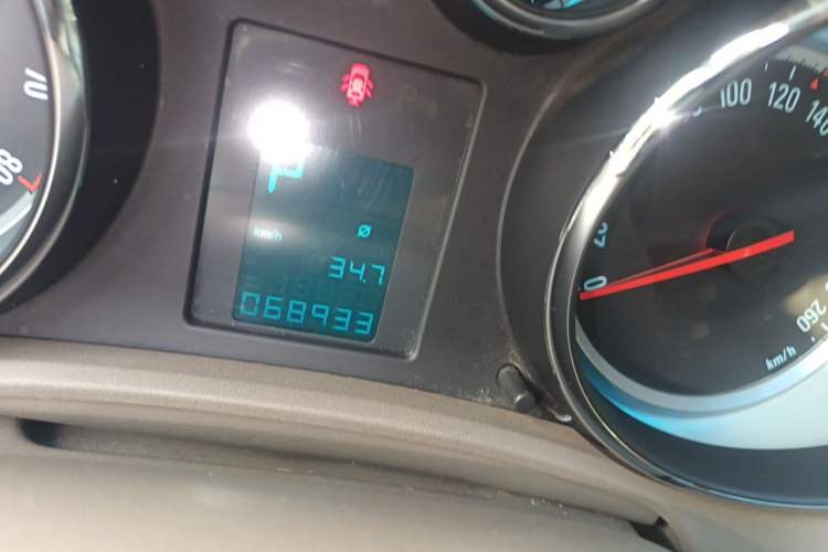 Used Buick GT 2013 GT 1.6L Automatic Fashion Edition Odometer Close Up