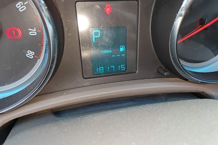 Used Buick GT 2013 GT 1.6L Automatic Fashion Edition Odometer Close Up