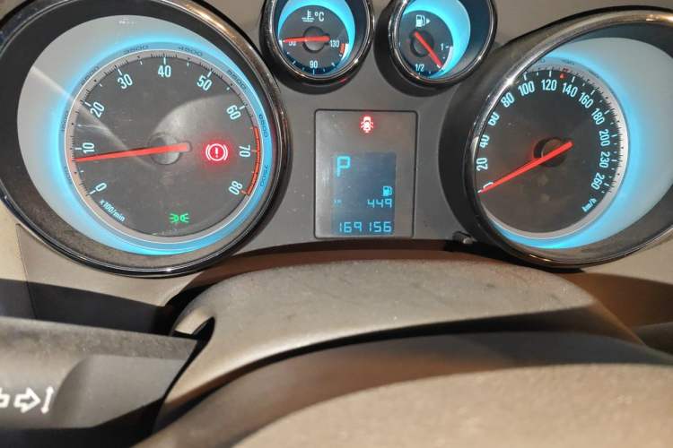 Used Buick GT 2013 GT 1.6L Automatic Fashion Edition Odometer Close Up