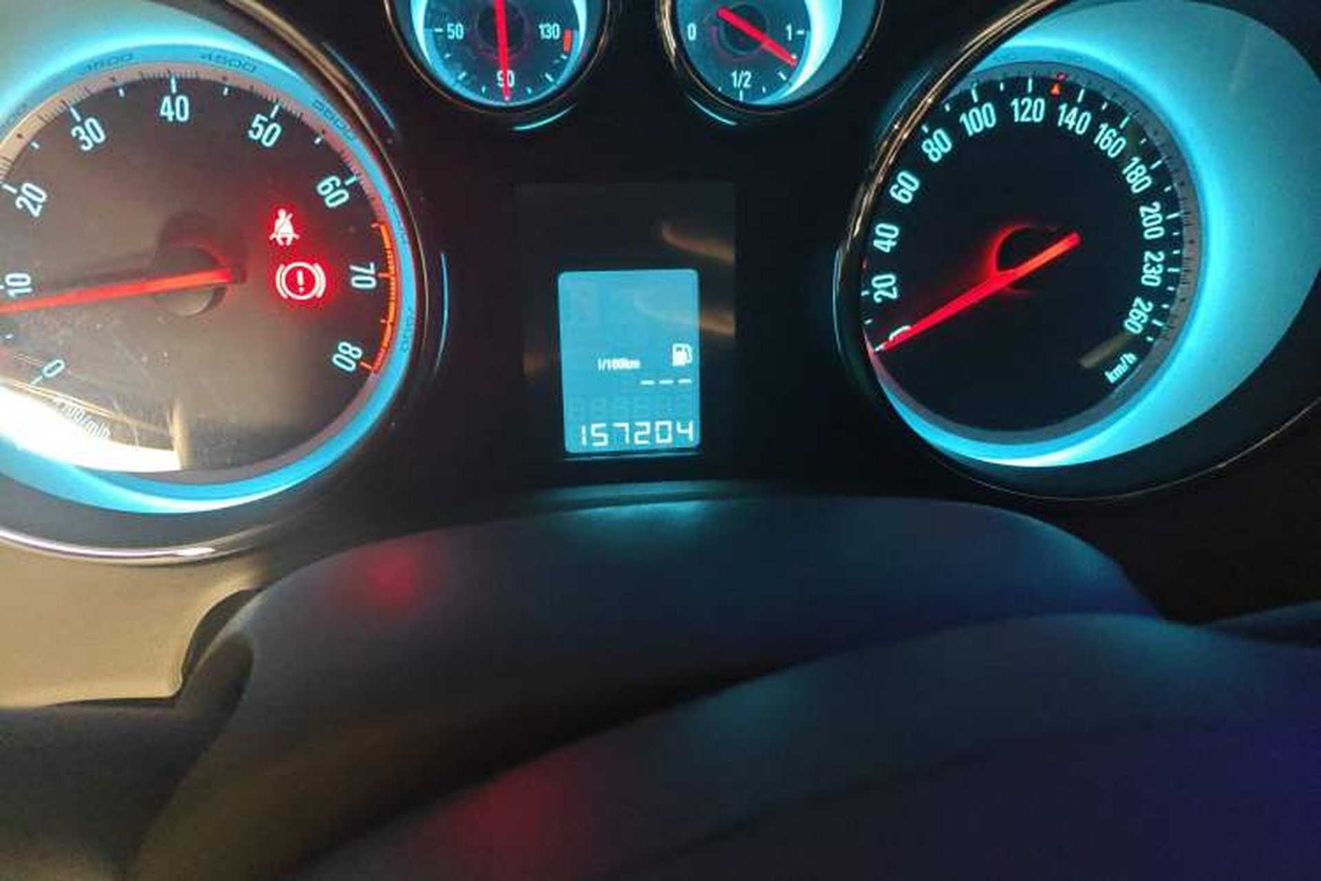 Used Buick GT 2013 GT 1.6L Manual Entry-Level Model Odometer Close Up